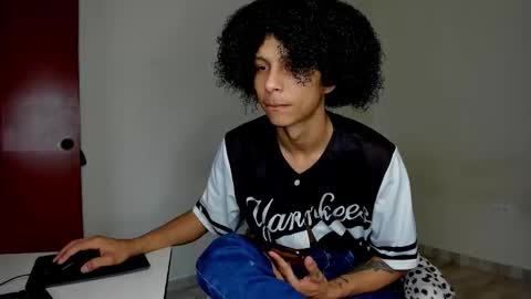 Snapshot of cardrey05 chatting on January 15, 7:06 pm Carlos and Cristian online show from January 15, 7:06 pm