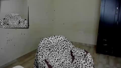 Snapshot of cardrey05 chatting on January 19, 12:14 am Carlos and Cristian online show from January 19, 12:14 am