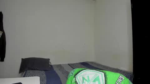 Snapshot of cardrey05 chatting on February 7, 3:32 am Carlos and Cristian online show from February 7, 3:32 am