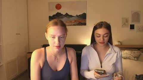 caressyourself online show from April 13, 5:18 pm