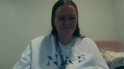 carinabro10 online show from October 7, 8:44 am