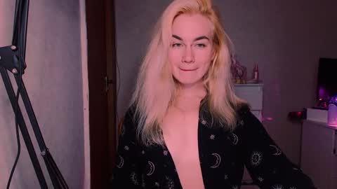 Carin online show from October 1, 7:42 pm