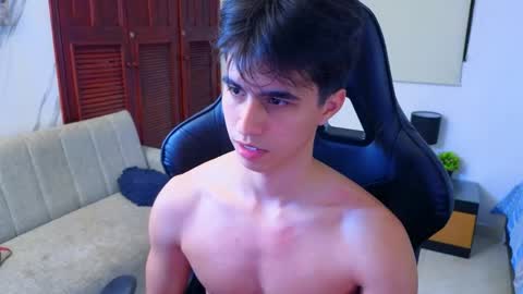 carl_dixon online show from April 12, 1:21 am