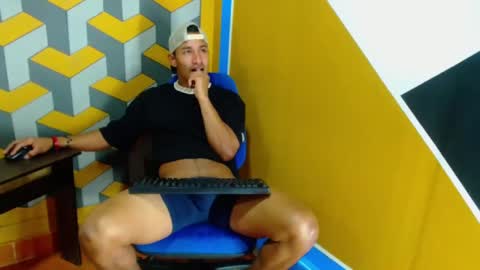 Snapshot of carl_jhonson1 chatting on January 7, 5:42 pm carl_jhonson1 online show from January 7, 5:42 pm