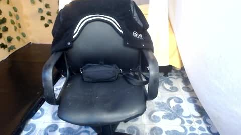 carla_999 online show from April 11, 1:37 pm