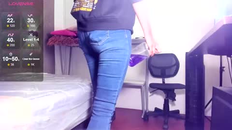 Snapshot of carla_and_robert chatting on December 21, 7:56 am carla and robert online show from December 21, 7:56 am