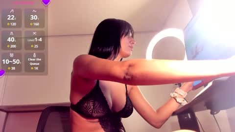 Snapshot of carla_and_robert chatting on December 28, 11:37 pm carla and robert online show from December 28, 11:37 pm