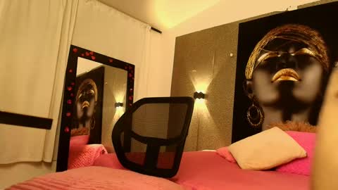 Snapshot of carla_and_robert chatting on March 5, 12:27 am carla and robert online show from March 5, 12:27 am