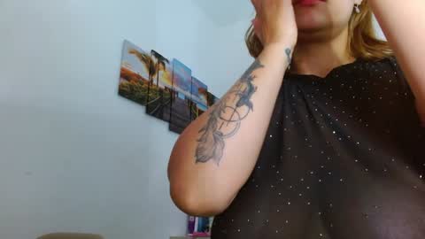 Snapshot of carla_beer chatting on February 5, 11:34 am Carla online show from February 5, 11:34 am