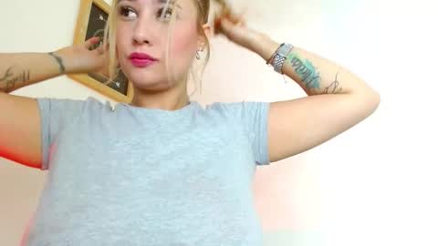 Snapshot of carla_beer chatting on September 19, 12:06 pm Carla online show from September 19, 12:06 pm