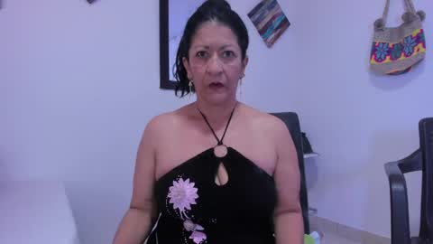 Snapshot of carla_sns chatting on May 18, 9:20 pm Carla online show from May 18, 9:20 pm