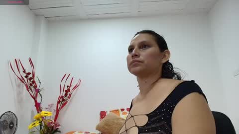 carlaantonellii online show from April 14, 3:45 am