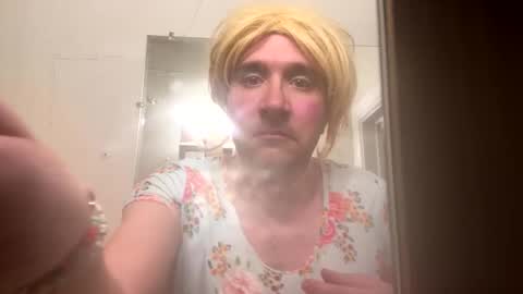 carlacee online show from November 9, 10:02 am