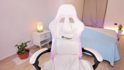 Snapshot of carleewinter chatting on November 22, 1:48 am Alejandra online show from November 22, 1:48 am