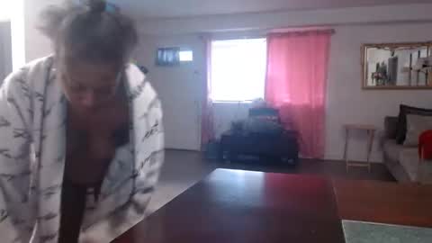 Snapshot of carliecreams chatting on February 17, 1:51 pm Carlie online show from February 17, 1:51 pm