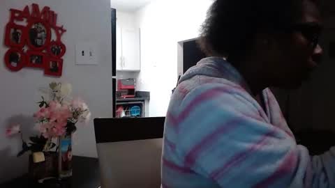 Snapshot of carliecreams chatting on February 19, 11:28 am Carlie online show from February 19, 11:28 am