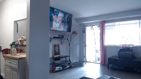 Snapshot of carliecreams chatting on February 21, 4:41 pm Carlie online show from February 21, 4:41 pm