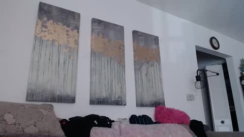 Snapshot of carliecreams chatting on March 1, 9:39 pm Carlie online show from March 1, 9:39 pm