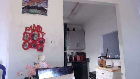 Carlie online show from April 5, 12:02 pm