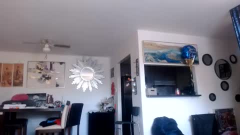 Snapshot of carliecreams chatting on July 1, 9:47 pm Carlie online show from July 1, 9:47 pm