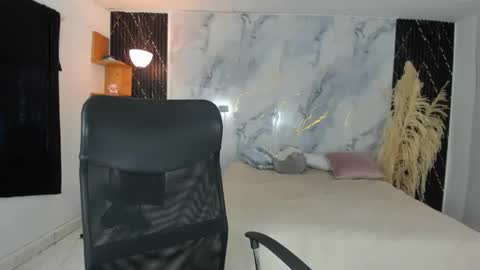 Snapshot of carlitosex09 chatting on April 23, 12:26 pm master online show from April 23, 12:26 pm