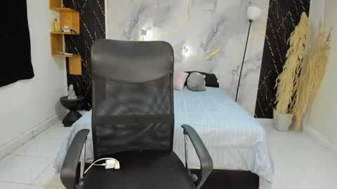 Snapshot of carlitosex09 chatting on May 6, 12:21 pm master online show from May 6, 12:21 pm