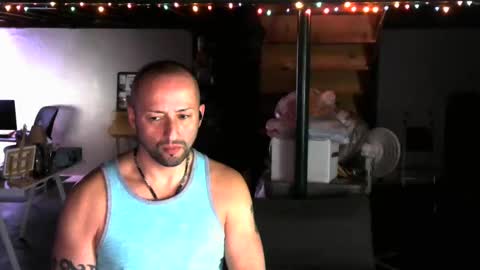Snapshot of carltun1974 chatting on December 14, 8:23 am Carl online show from December 14, 8:23 am