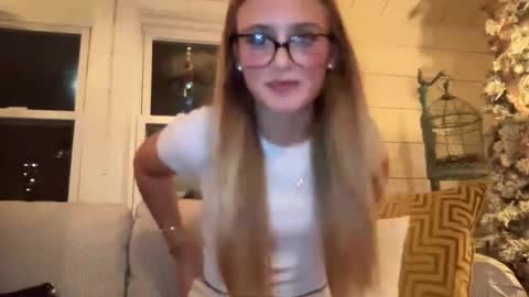 Carly Bora online show from November 6, 12:11 am