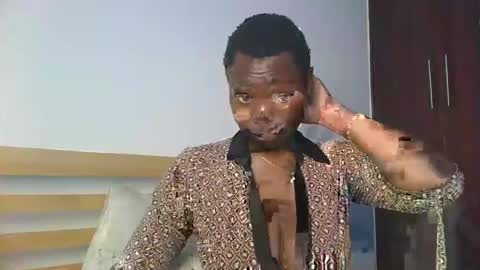 carlyscoop online show from April 13, 10:54 am