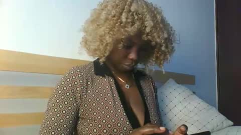 carlyscoop online show from April 15, 10:22 am