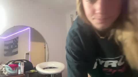 carlyy13 online show from December 25, 10:59 pm