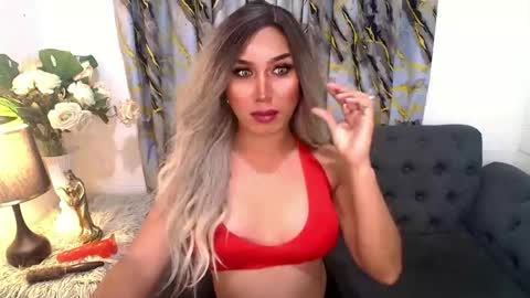 Snapshot of carmella_romance chatting on February 18, 11:28 am Carmella online show from February 18, 11:28 am
