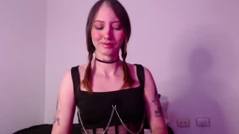 Snapshot of carmennrusso chatting on October 16, 9:38 pm carmennrusso online show from October 16, 9:38 pm