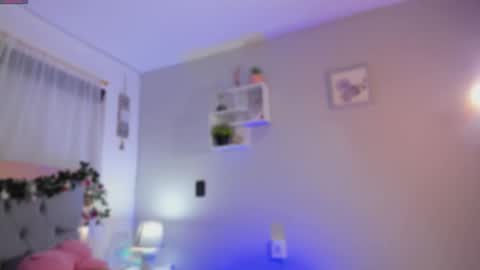 Snapshot of caro_sanchezz chatting on November 19, 11:43 am caro_sanchezz online show from November 19, 11:43 am