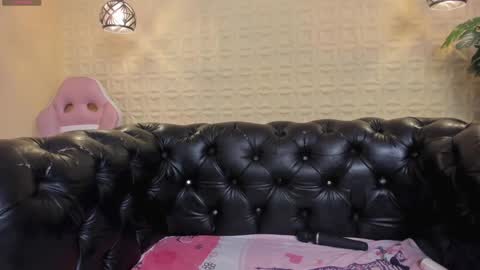 Snapshot of caro_sexyhot chatting on September 14, 2:11 am carolina online show from September 14, 2:11 am