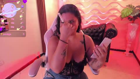 Snapshot of caro_sexyhot chatting on November 6, 1:06 am carolina online show from November 6, 1:06 am
