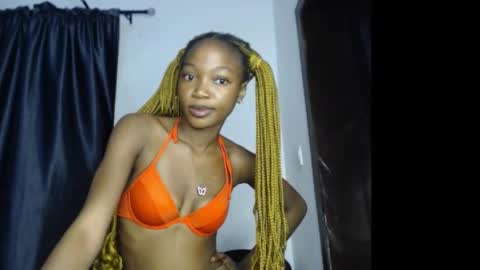 Snapshot of carobaby8 chatting on November 8, 4:45 am caroline online show from November 8, 4:45 am