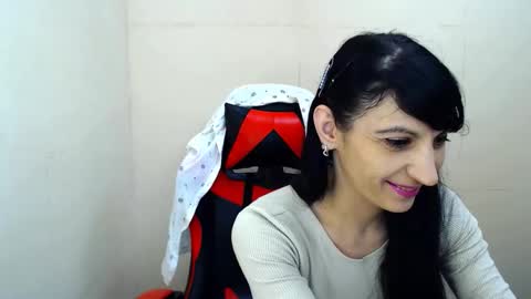 Snapshot of carol_mathevs chatting on November 5, 8:25 am Carol Mathevs online show from November 5, 8:25 am