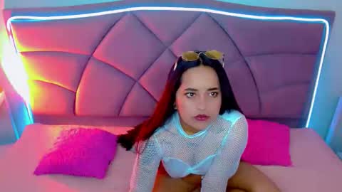 Snapshot of carolaine01 chatting on November 13, 3:00 pm Carolaine01 online show from November 13, 3:00 pm