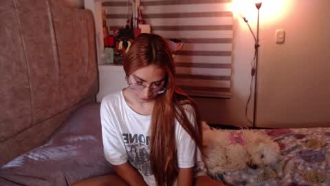 Snapshot of carolayn12 chatting on December 2, 7:03 am Carolayn online show from December 2, 7:03 am