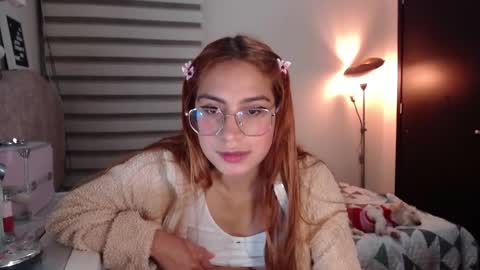 Snapshot of carolayn12 chatting on December 5, 11:40 pm Carolayn online show from December 5, 11:40 pm