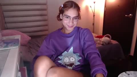 Snapshot of carolayn12 chatting on December 10, 11:51 pm Carolayn online show from December 10, 11:51 pm