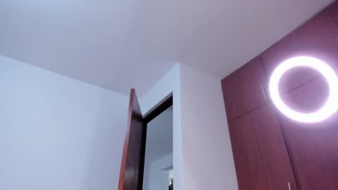 Snapshot of caroliine__ chatting on December 20, 6:24 pm Caroline online show from December 20, 6:24 pm