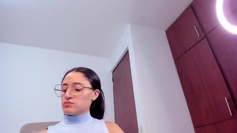 Snapshot of caroliine__ chatting on December 23, 9:29 pm Caroline online show from December 23, 9:29 pm