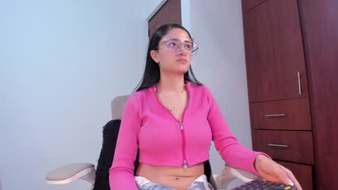 Snapshot of caroliine__ chatting on January 17, 10:23 pm Caroline online show from January 17, 10:23 pm