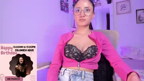 Snapshot of caroliine__ chatting on March 7, 10:43 pm Caroline online show from March 7, 10:43 pm