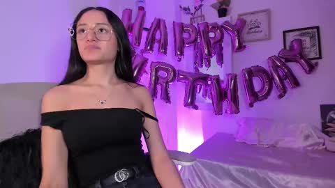 Snapshot of caroliine__ chatting on March 11, 9:26 pm Caroline online show from March 11, 9:26 pm