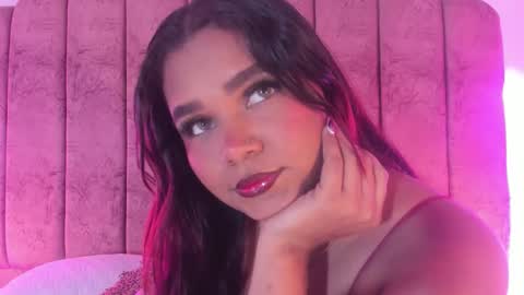 carolina_evannss online show from December 5, 4:21 am