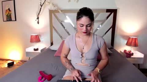 carolina_torres25 online show from April 17, 2:20 pm