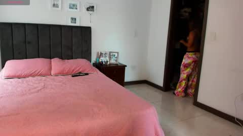 carolina_zaens online show from February 2, 3:55 pm